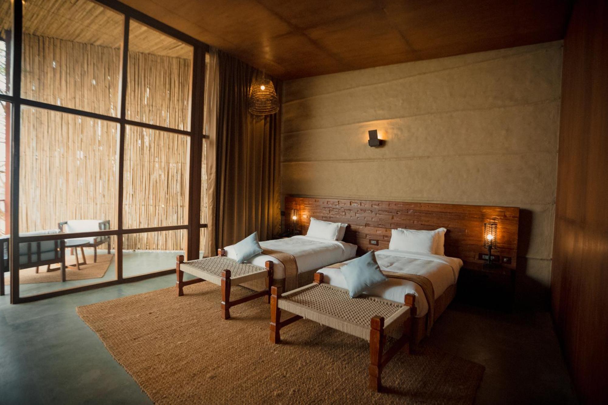 Sanctuary Chitwan National Park Hotel Kültér fotó